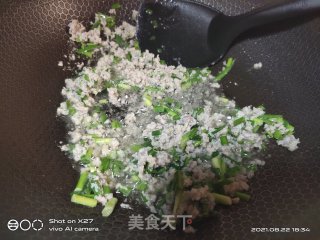 韭菜肉末炒萝卜干步骤2