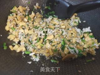 韭菜肉末炒萝卜干步骤4