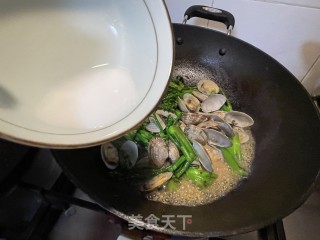 西兰花炒花蛤步骤6