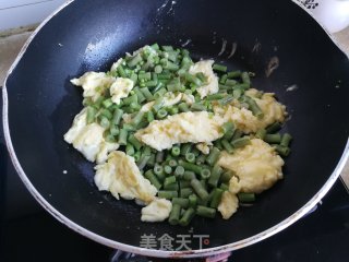 八月豇炒蛋步骤6
