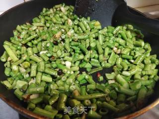 豆豉炒豇豆步骤3