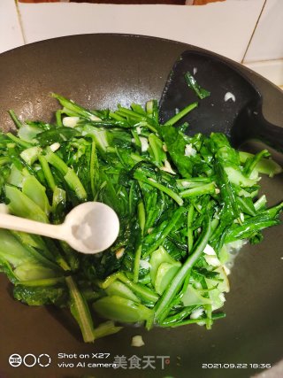 蒜香油麦菜步骤6