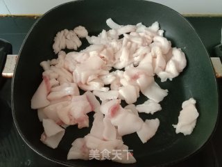 青红椒炒猪油渣步骤2