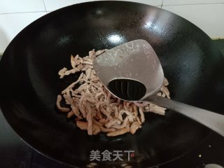 红椒蒜粒炒肉步骤4