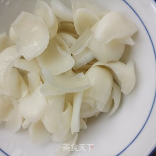 芹菜炒鲜百合步骤7