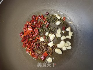 青红椒炒千张步骤3