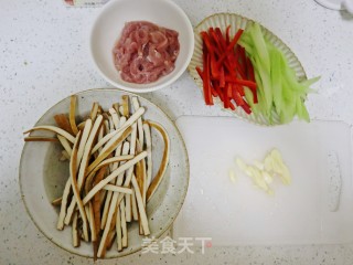 肉丝炒香干步骤2