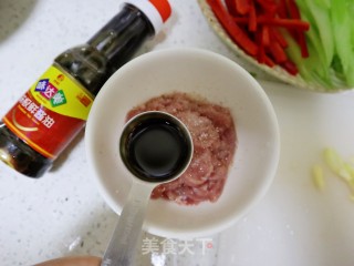 肉丝炒香干步骤3