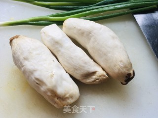 杏鲍菇炒鸡脯肉片步骤1