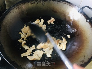 杏鲍菇炒鸡脯肉片步骤6