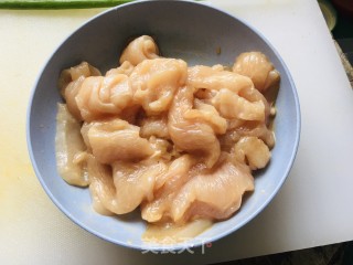 杏鲍菇炒鸡脯肉片步骤5