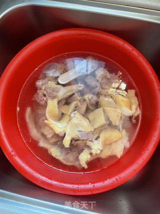 家庭版姜母鸭步骤1