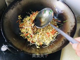 黄豆芽炒胡萝卜丝步骤6