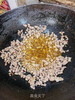青椒肉碎步骤1