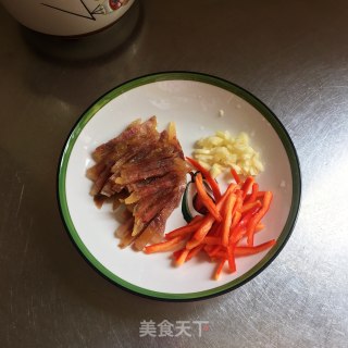 腊肠炒红薯梗步骤2