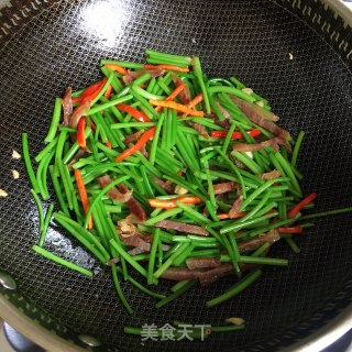 腊肠炒红薯梗步骤7
