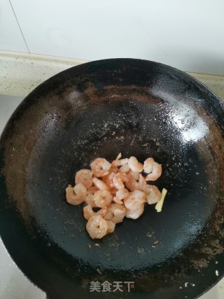蟹味菇虾仁炒蛋步骤5