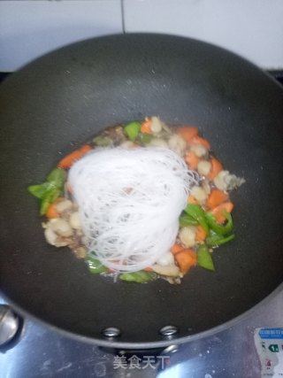 青椒胡萝卜炒扇贝步骤5