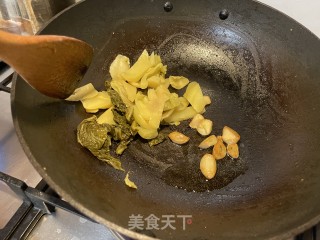 酸汤汆五花肉步骤2