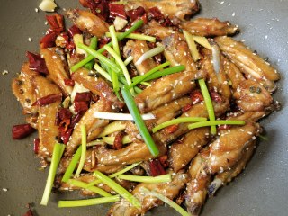 辣子鸡翅步骤22