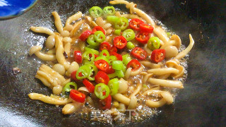 小炒白玉菇步骤11
