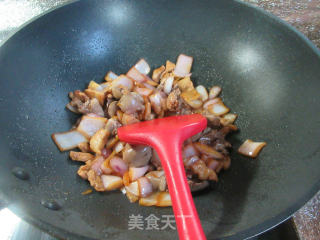 洋葱五花肉炒鸡心步骤11
