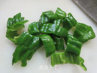 皱皮椒炒扁豆步骤2