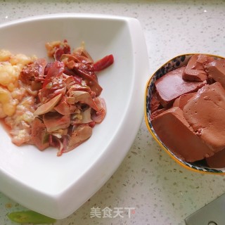 炒鸭杂步骤1