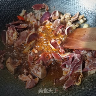 炒鸭杂步骤4