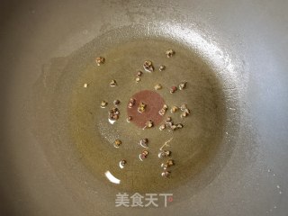 蒜蓉辣酱炒尖椒步骤3