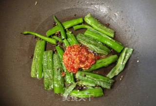蒜蓉辣酱炒尖椒步骤6