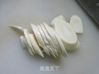 黑木耳茭白炒扁豆步骤2