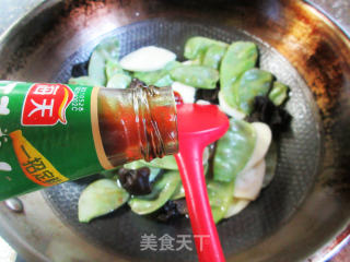 黑木耳茭白炒扁豆步骤7