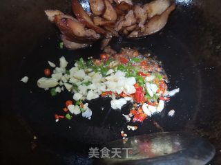 韭菜花炒鸡胸肉步骤6