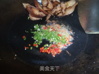 韭菜花炒鸡胸肉步骤5