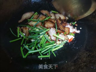 韭菜花炒鸡胸肉步骤8