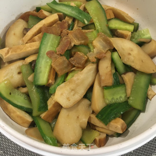 五花肉炒黄瓜杏鲍菇步骤7