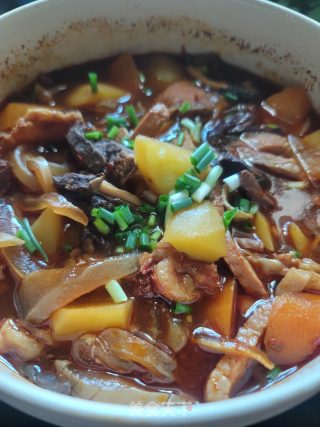 土豆胡萝卜焖牛杂步骤9