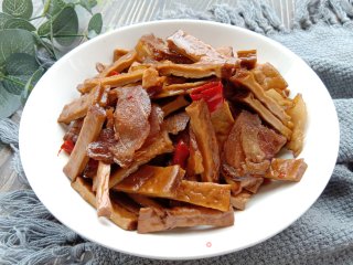 腊肉炒烟熏腊豆干步骤9