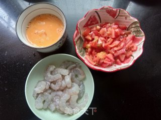 番茄鸡蛋炒虾仁步骤1