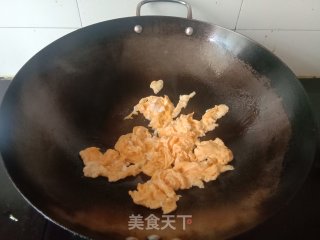 番茄鸡蛋炒虾仁步骤2