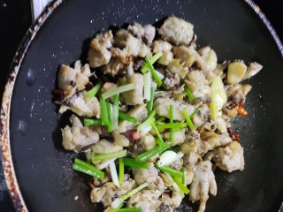 干煸鸡块步骤7