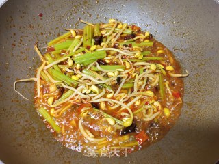 黄豆芽芹菜炒毛肚步骤12