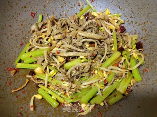 黄豆芽芹菜炒毛肚步骤14