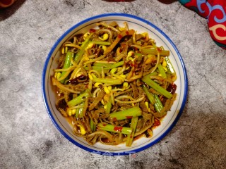 黄豆芽芹菜炒毛肚步骤16
