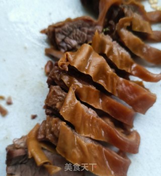 护心肉焖扁豆步骤3
