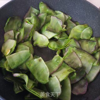 护心肉焖扁豆步骤6