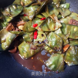 护心肉焖扁豆步骤9