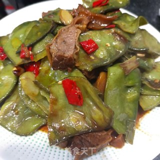 护心肉焖扁豆步骤11