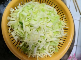 炒包心菜步骤1